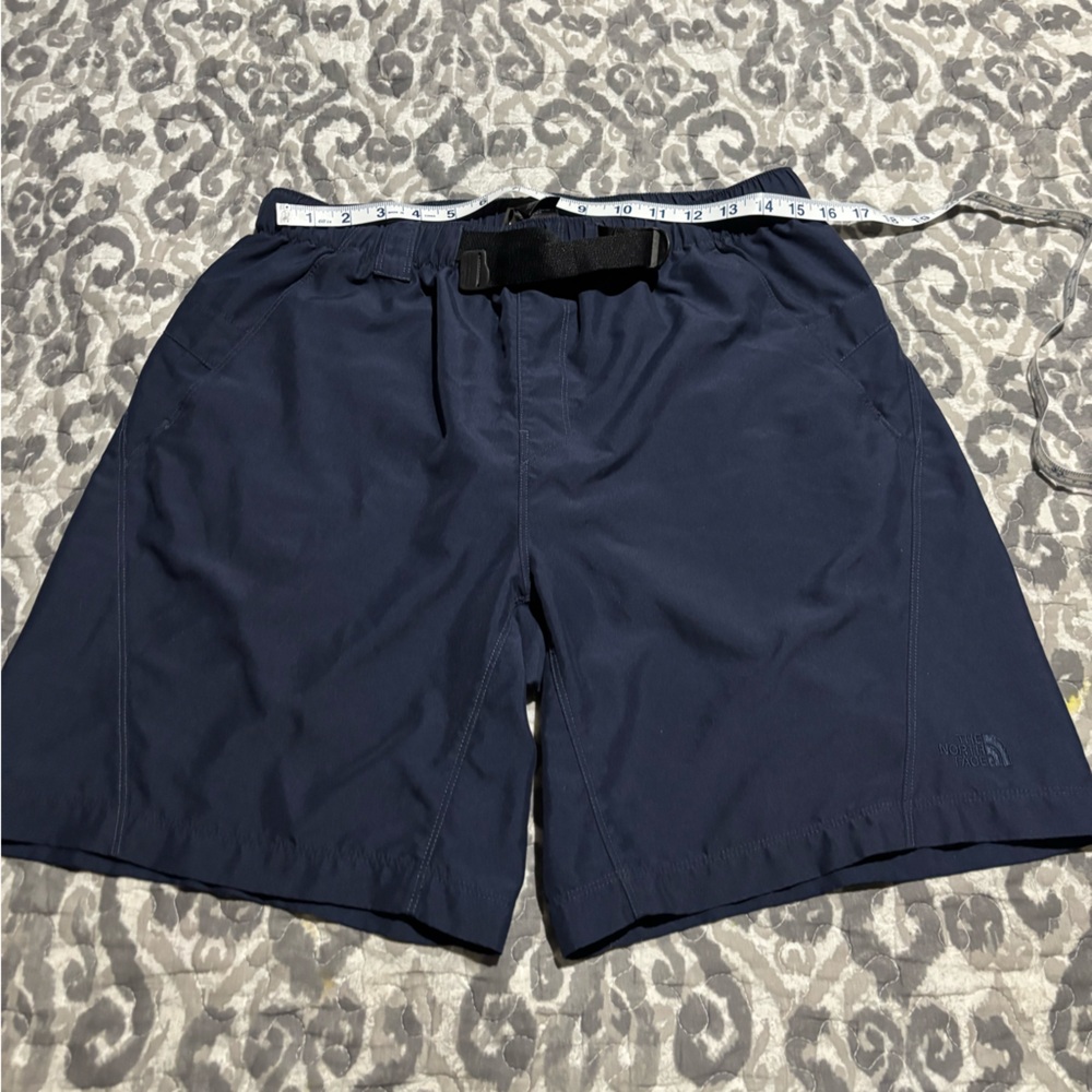 The North Face Men’s Navy Shorts Size medium
